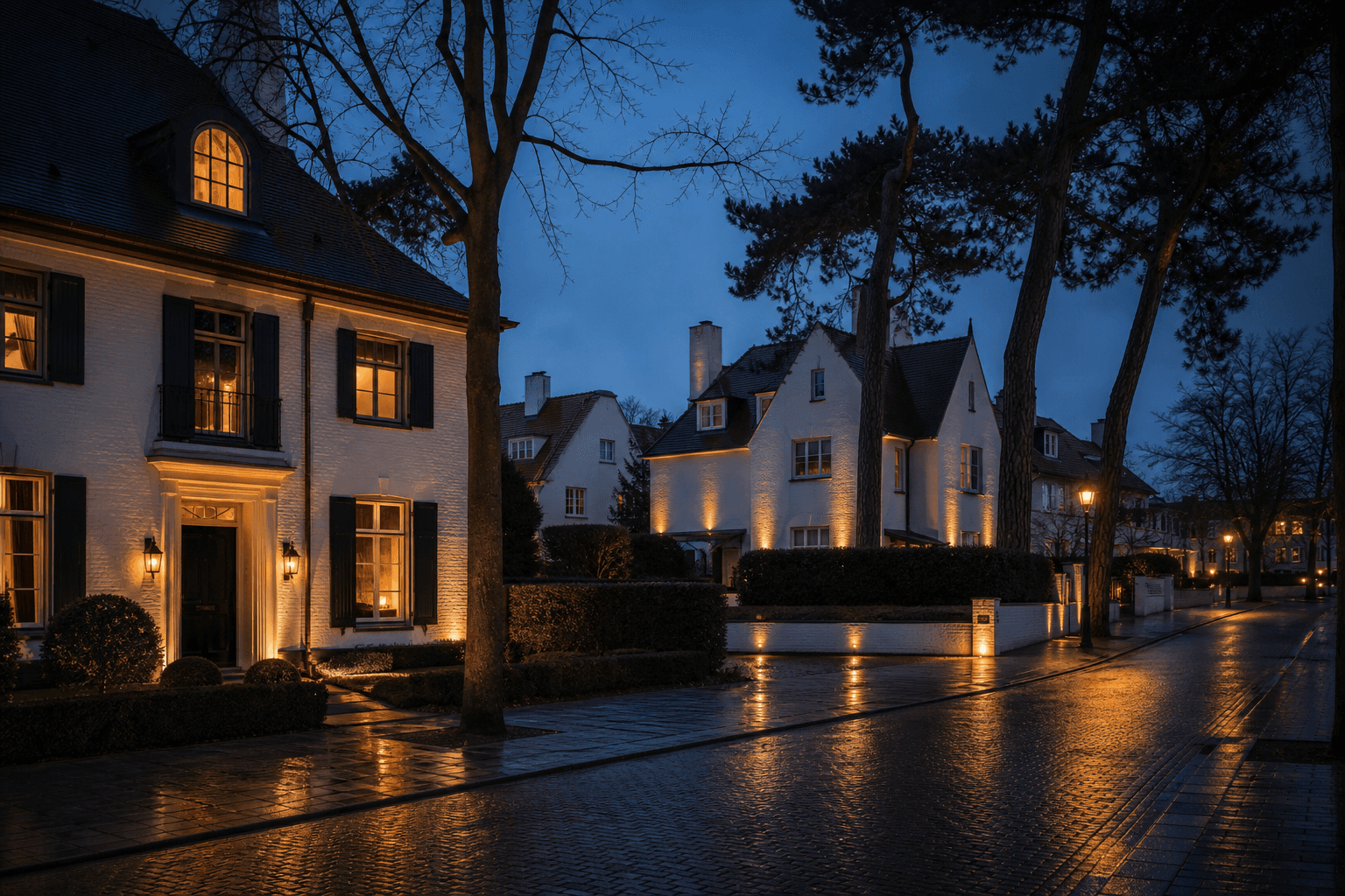 Sfeervolle avondstraat in Knokke-Heist